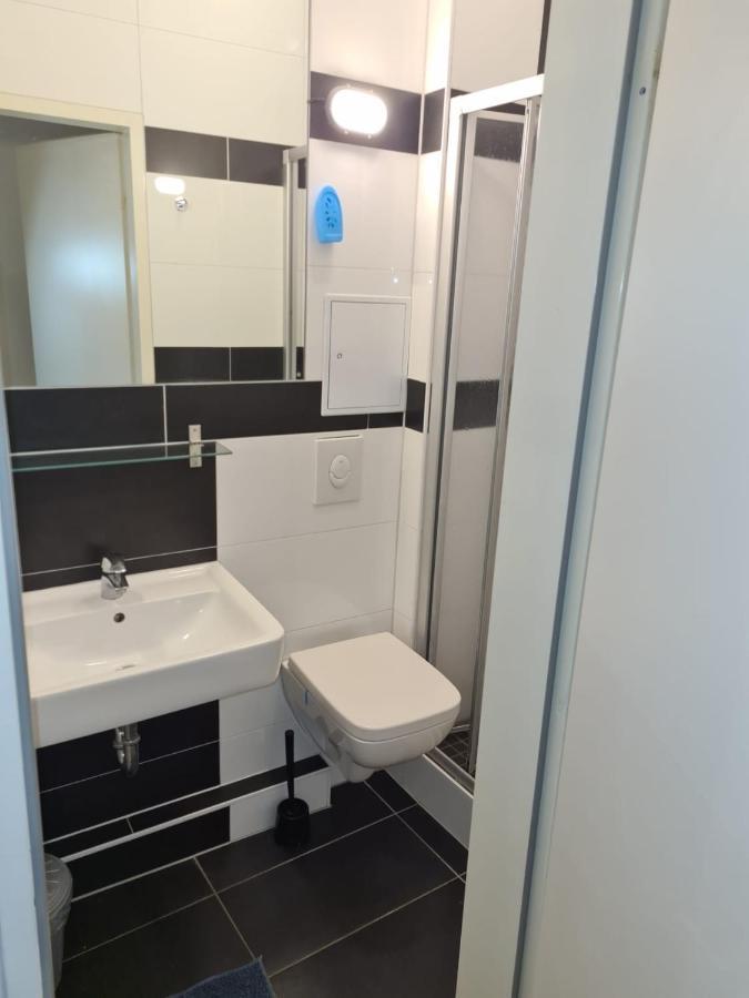 Hotel Hostel Zafir เบอร์ลิน ภายนอก รูปภาพ